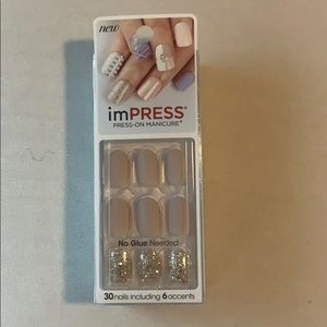 imPRESS Press-On Manicure
